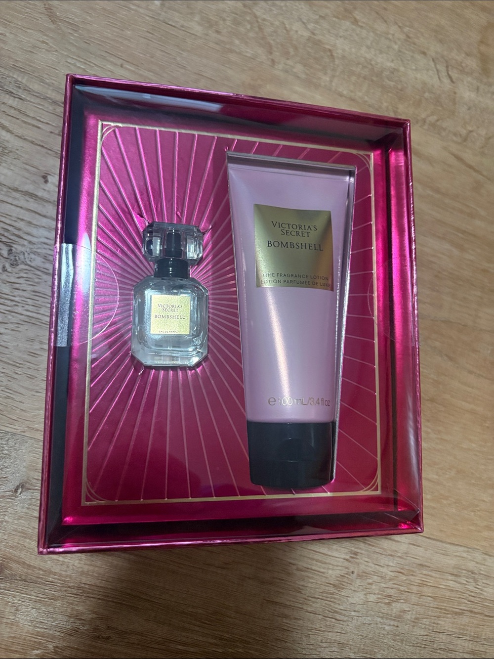 New Victoria's Secret Bombshell Gift Set Perfume & Lotion